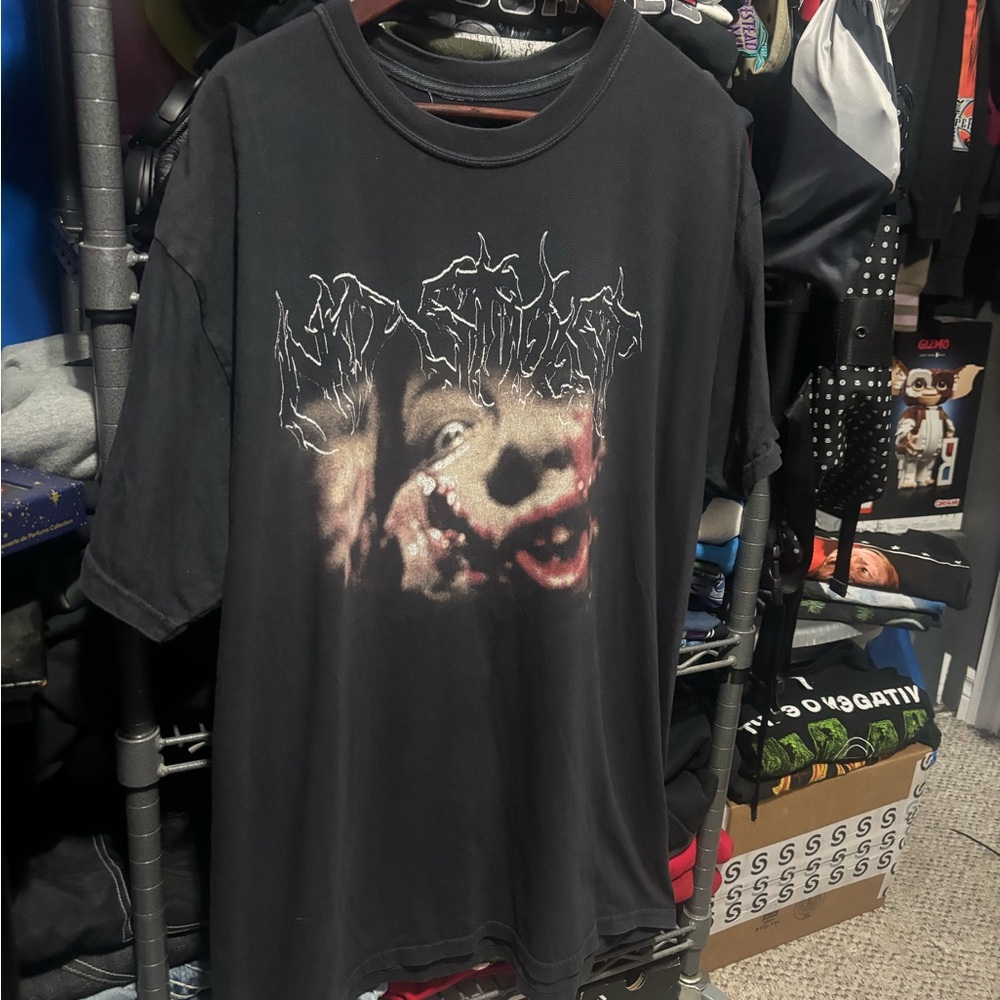 Destroy lonely no stylist t shirt size L/XL